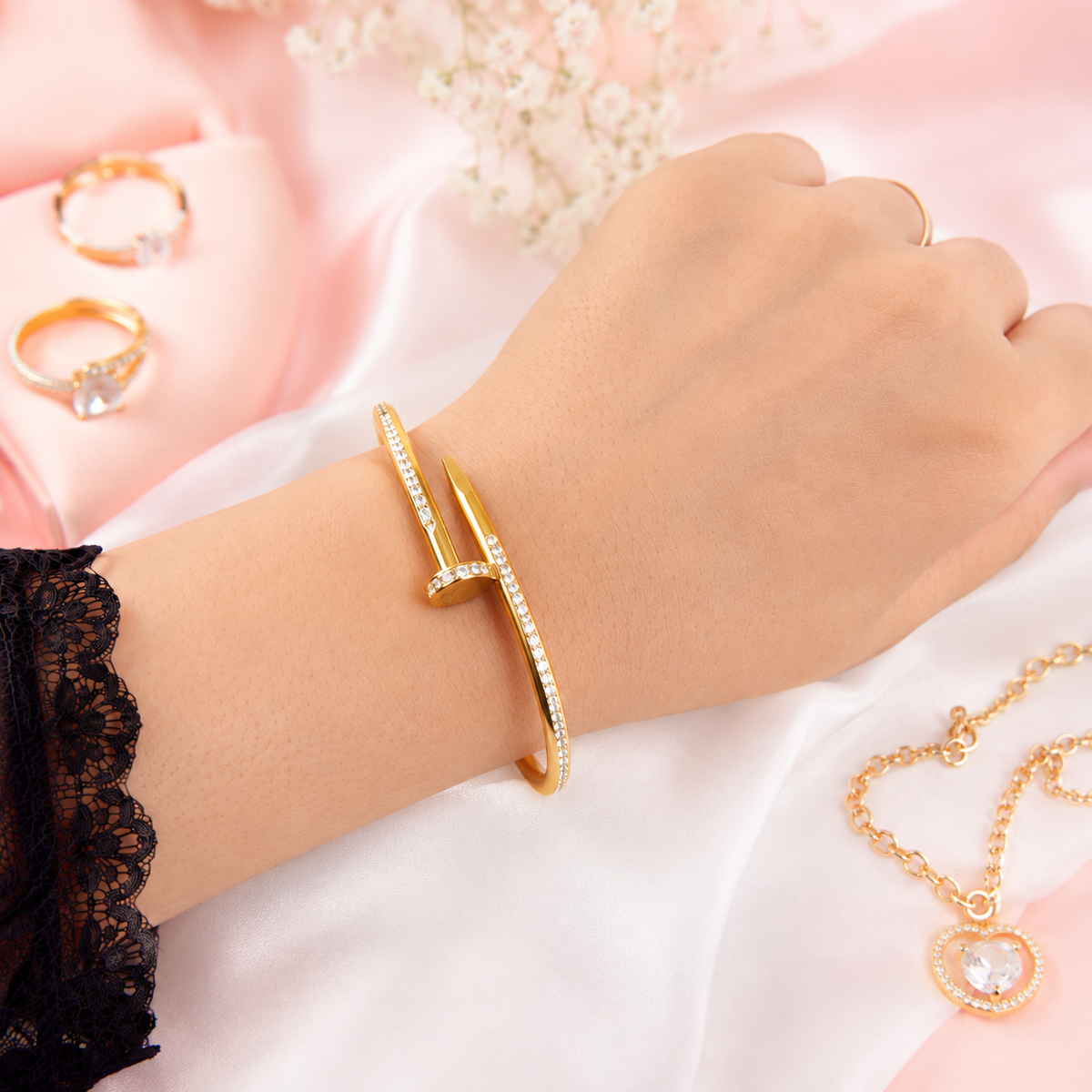 Cartier Nail Zircon Hand Cuff