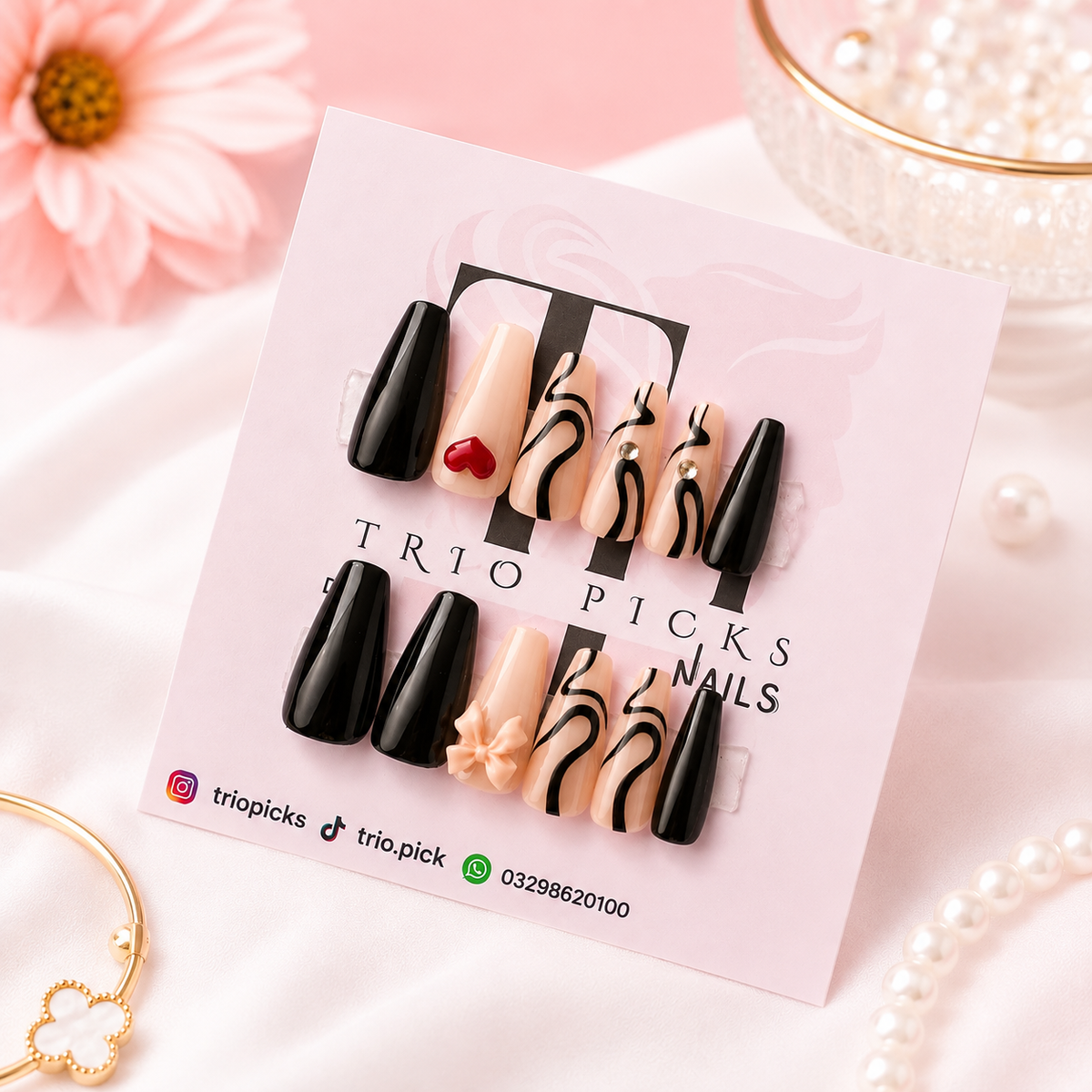 Black & Luxe Nails