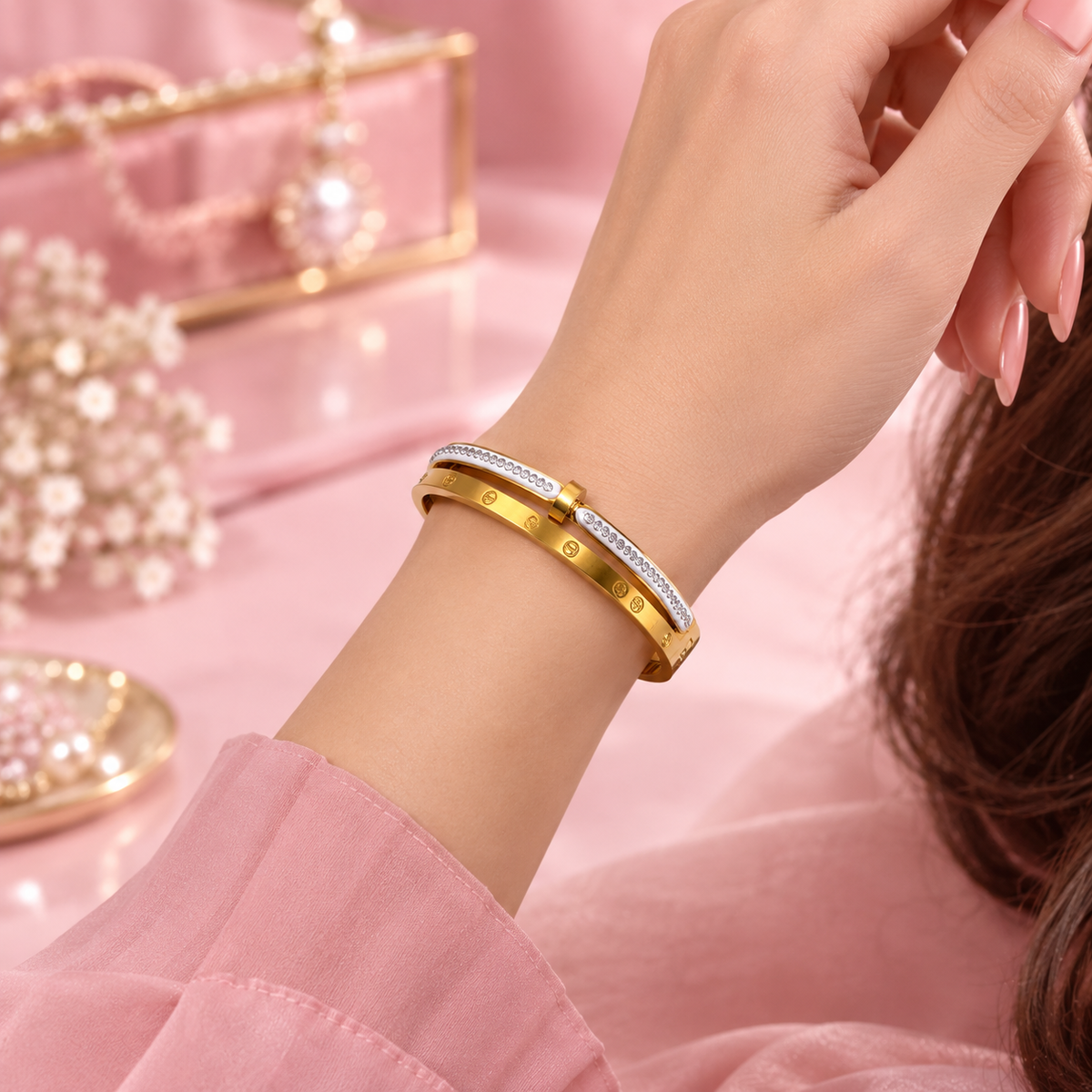 Luxury Crystal Hand Cuff